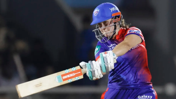 alice-capsey-all-rounder-performens-helps-delhi-capitals-women-won-the-match-by-5-wickets-blurt