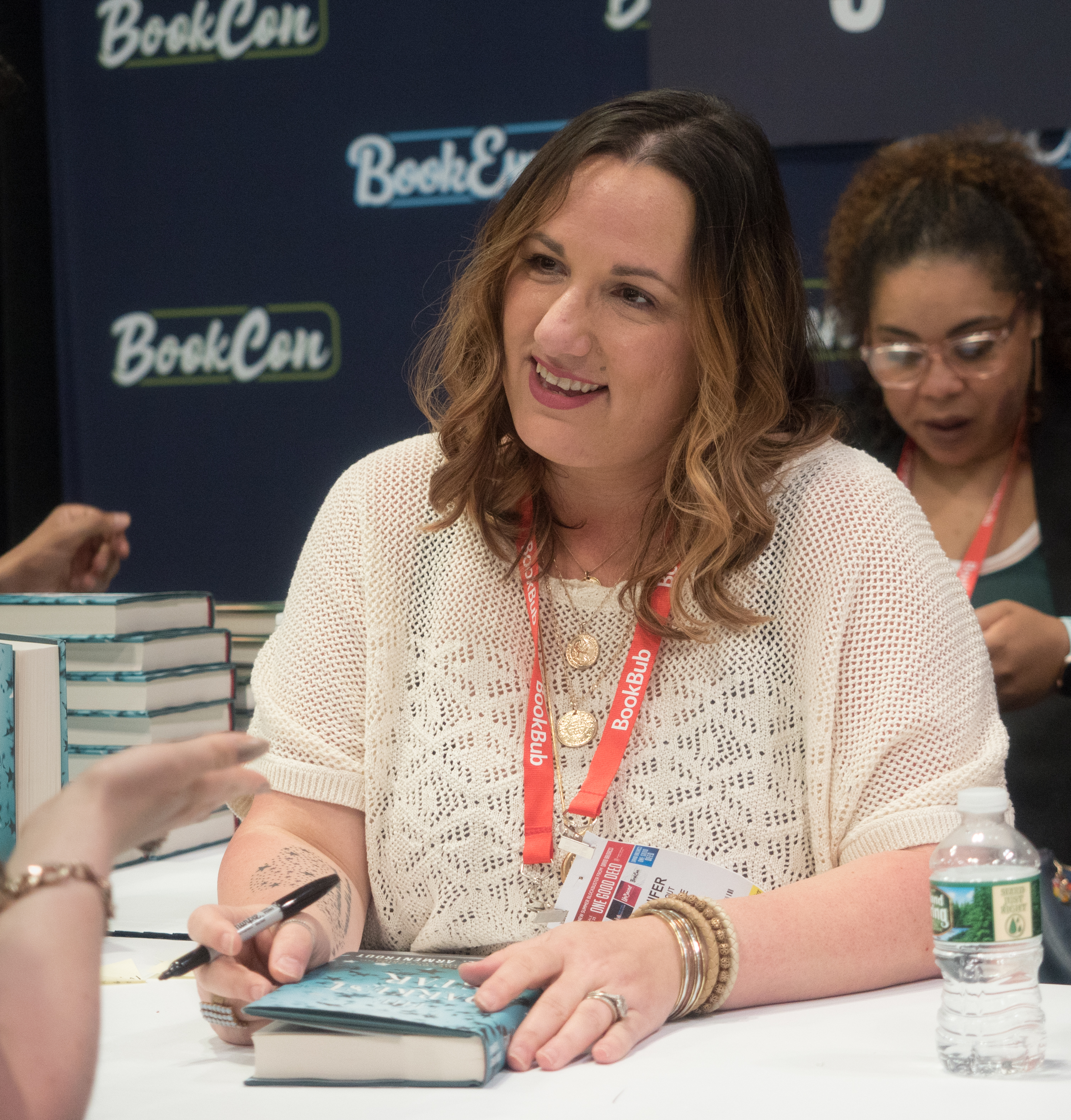 Jennifer_Armentrout_at_BookCon_(16059).jpg