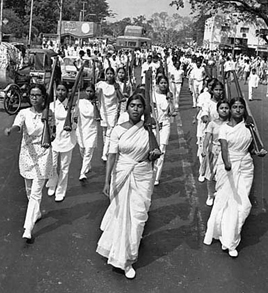 21-54-21-WarOfLiverationWomenMarching1971.jpg