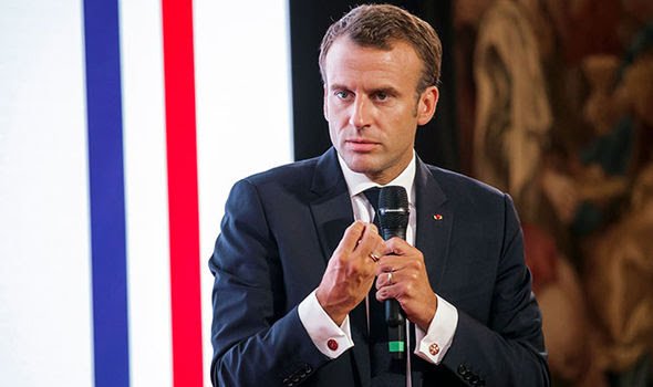 Macron-1365999.jpg